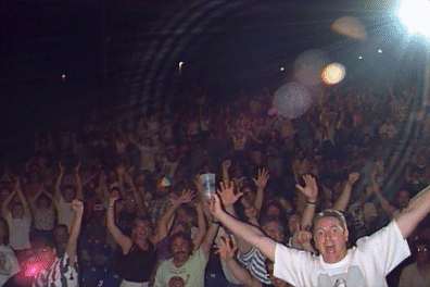 picture 5 - Crowd enjoying the show