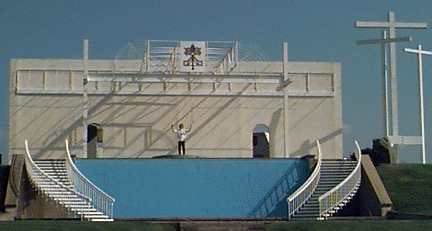 Pope's altar, 1984